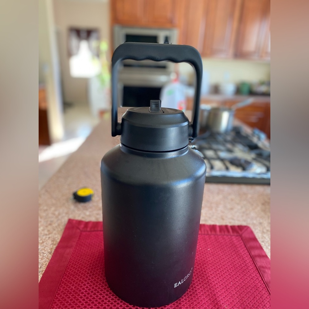 Insulated Black Water Jug with Easy-Carry Handle